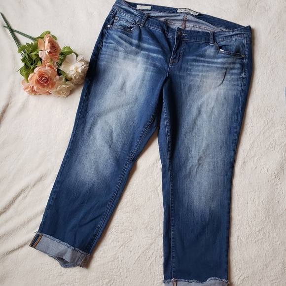 torrid Denim - Torrid borfriend capri J